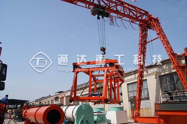 年產(chǎn)5000噸小型槽式有機(jī)肥生產(chǎn)線報價多少錢?槽式發(fā)酵有機(jī)肥生產(chǎn)線配置設(shè)備有哪些?