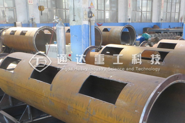 新型有機(jī)肥攪齒造粒機(jī)