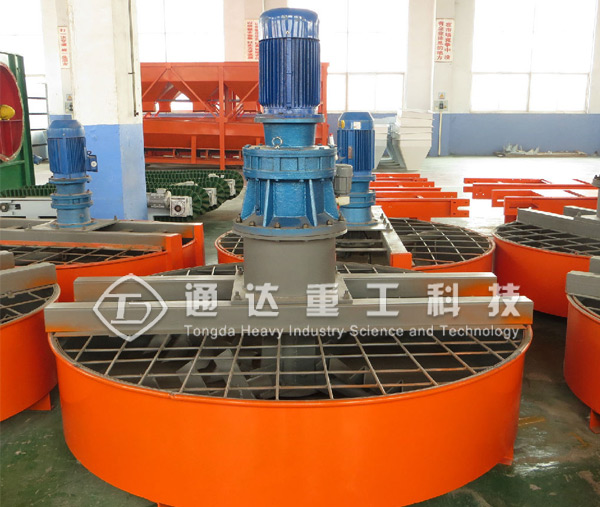 有機(jī)肥立式圓盤攪拌機(jī)