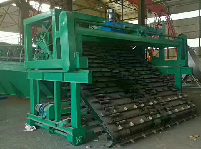 鏈板式翻堆機(jī)