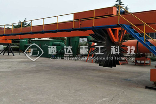 輪盤(pán)式翻堆機(jī)結(jié)構(gòu)特點(diǎn)，輪盤(pán)翻拋機(jī)操作使用保養(yǎng)技巧